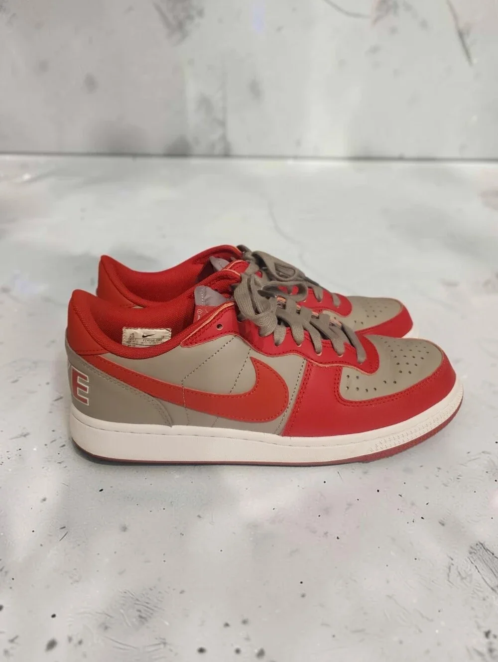 Men's 7.5 Red And Grey NIKE Sneakers